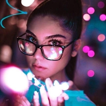 Veronica Bravo - Hotter Than Hell (Acoustic)