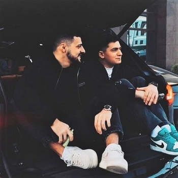 A.V.G feat Goro - Она близко