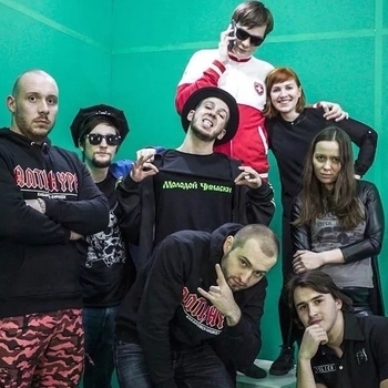 Ежемесячные and FirstFeel - Крючок