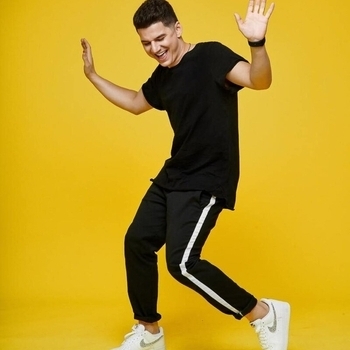 Юлия Чуракова и Михаил Хрусталёв, Ксения Рассомахина, Никита Лелявин, Елизавета Шэйх, Регина Тодоренко - Не упоминай Бруно (Музыка из мультфильма "Энканто / Encanto")