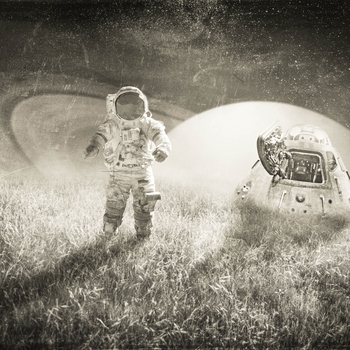 Basstrologe - Somebody To Love