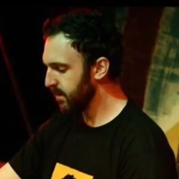 Lyrical Benjie and Slimmah Sound - Live Your Life (Firm In Jah 2011)