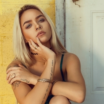 Sarah Carlsson and Kandi, - White Send Beach (Sunset Edit) (Pride 2020)