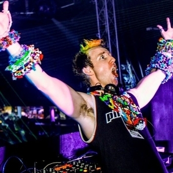 S3rl and Sara, Iyf - Less Than 3 (Iyf Remix) (Single 2014)