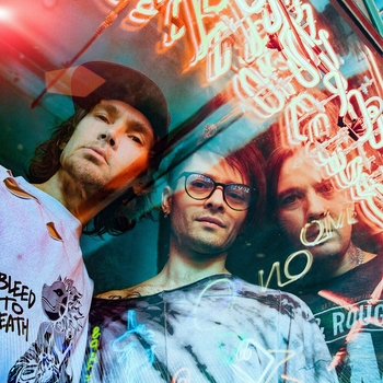 МодеМ - В руках автомат