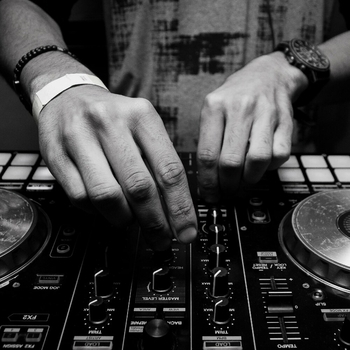 Yung Kxlla feat Muffin, Striphia - Devil Is A Lie (Single 2024)