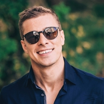 Григорий Юрченко - Нас бьют мы летаем