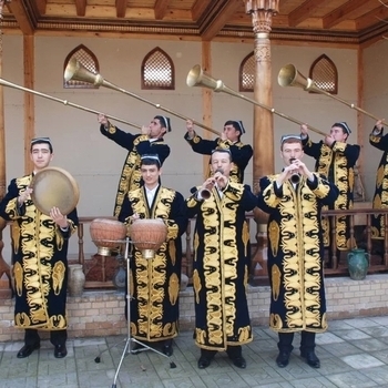 Артист Uzbek Instrumental Ensemble