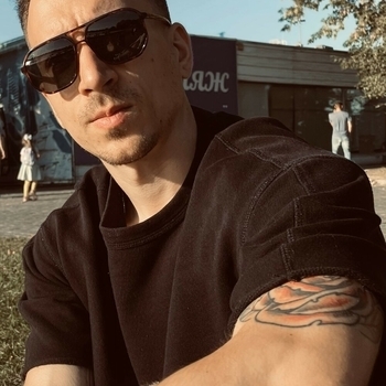 Даня Тихонов - Москвичка