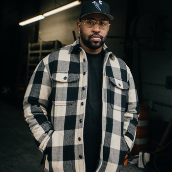 JUICY J FEAT. LIL WAYNE & 2 CHAINZ - Bandz A Make Her Dance