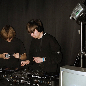 2003, PAYWALL - GUCCI LOUIS