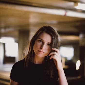 Angie McMahon - Soon (piano)