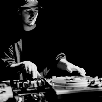 Артист DJ ПЛАЩ