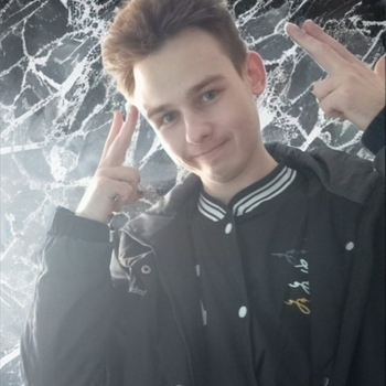 Артист Максим Лапенко