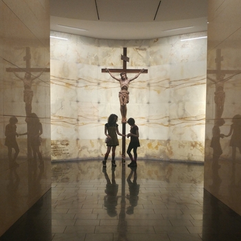 Артист Black Dresses