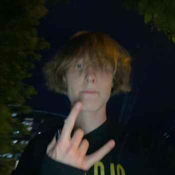 Sneaky - Руки на пол