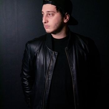 Mark Wild - Byen Sover (feat. FunkyFrisk)