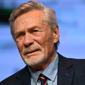 Александр Михайлов - В лесу прифронтовом