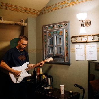 Tom Misch, Yussef Dayes - What Kinda Music