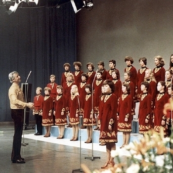 Большой детский хор Центрального телевидения и Всесоюзного радио п/у Виктора Попова - Первый школьный звонок