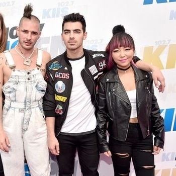 Hot Contender - Happy