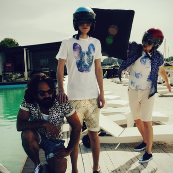 130 по встречной на старенькой Vespa - Пальто Михаила Пореченкова (Monolitio Remix)