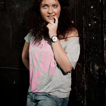 Kristii Schneider, Yuri Kiselev - Огонёк (На позиции девушка провожала бойца)