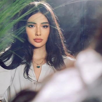 Zarina Nizomiddinova, Uztim - Sen Yuragimda