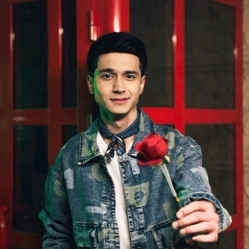 Asadbek Hamdamov - Voy bu qizni yurishlari