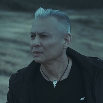 Артист Xusan Sodiqov